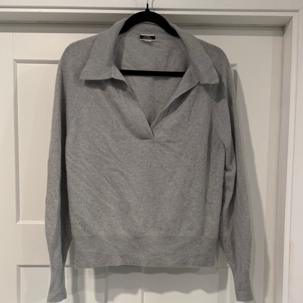 J. Crew 100% Cashmere Light Gray V-Neck Soft Sweater - Women’s Medium